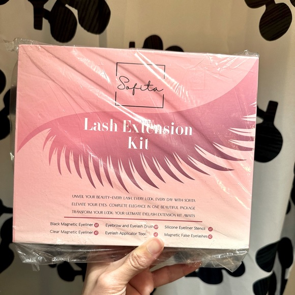 DIY Magnetic Lash Extension Kit. Liquid Eyeliner (Clear and Black) Eyelashes - Picture 7 of 9